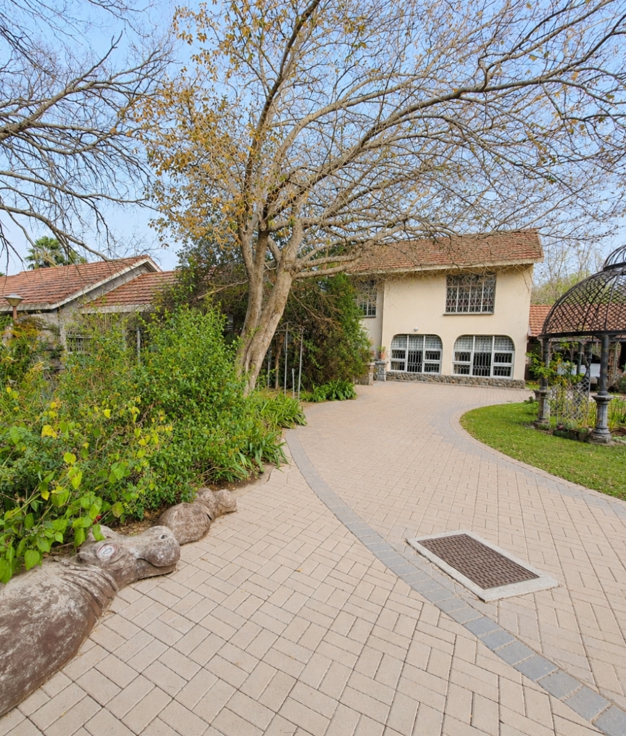6 Bedroom Property for Sale in Delareyville North West